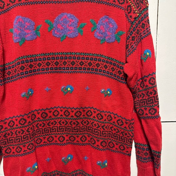 Pattern Red Sweater - Picture 3 of 4